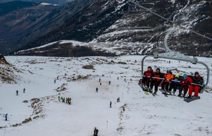 thirty injured in a chairlift accident on the French border