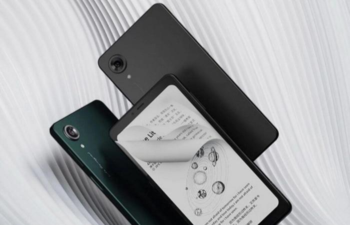 The new Hisense A9 Android smartphone features an e-ink display