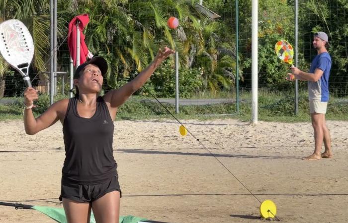 a club serving racket sports in Saint-Laurent