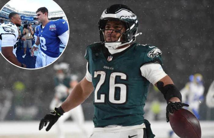 Daniel Jones watches Eagles’ win from Saquon Barkley’s box