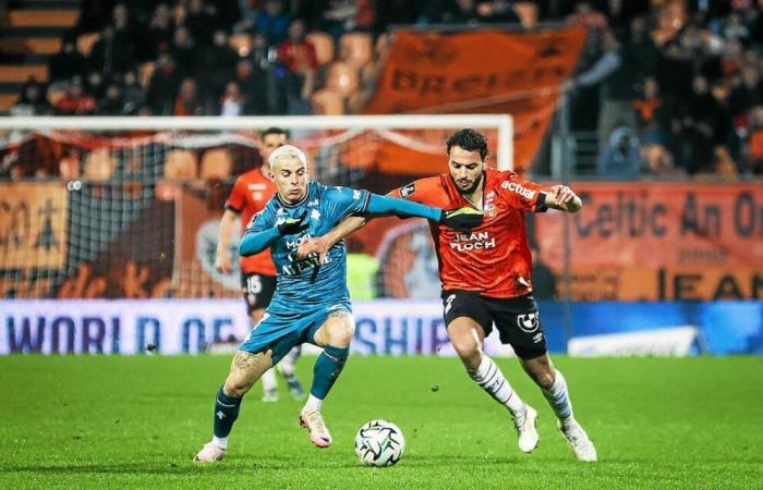 Lorient players stranded one more night in Dunkirk due to fog