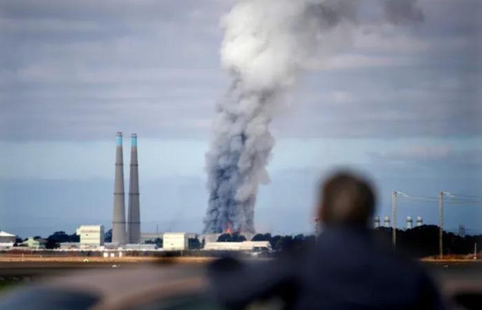 The largest battery energy storage plant in the world burns down in California: local residents evacuated