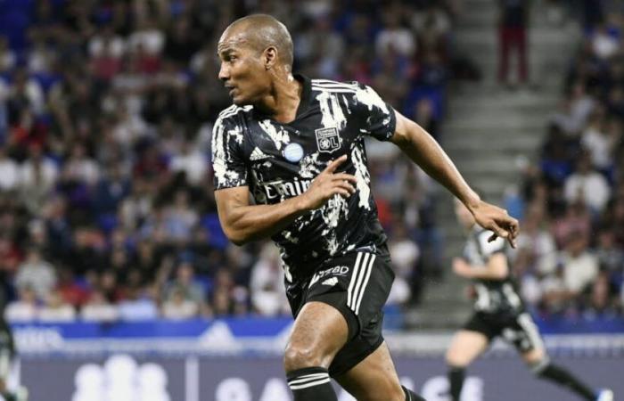 Soccer. Former OL player, Florent Malouda leaves his sporting retirement to join the army in Guyana