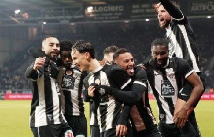 Angers continues its crazy comeback