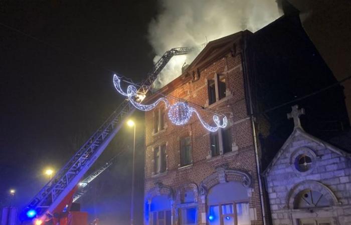 Major fire last night in Jemelle: the entire building is uninhabitable