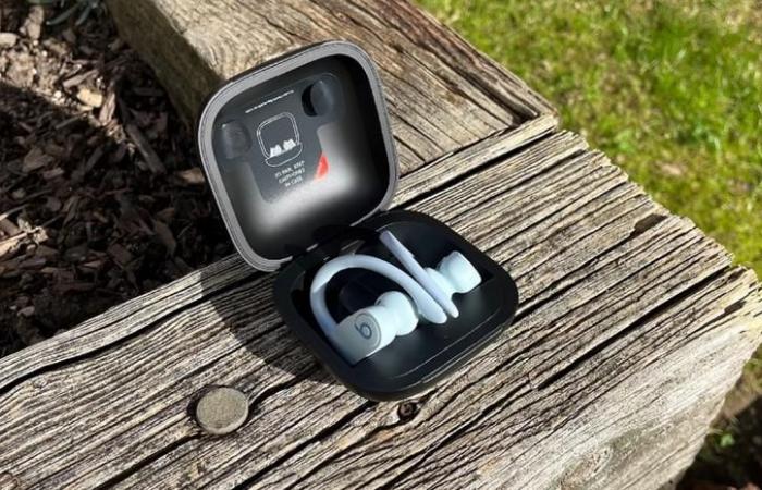 new wireless headphones with pulse and blood pressure measurement