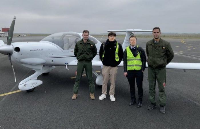 Two tourist planes get lost in the fog near Paris, the Air Force flies to their rescue