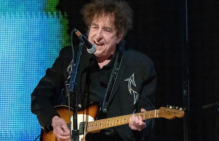 Bob Dylan: an old testament of the singer is on sale