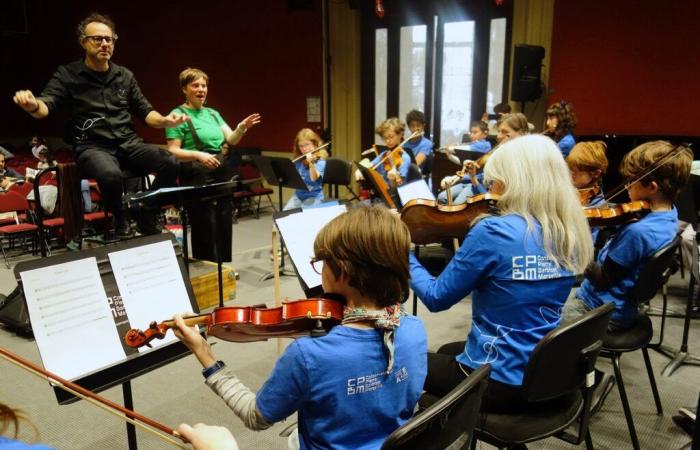 The Hummingbird Orchestra opens music to deaf children