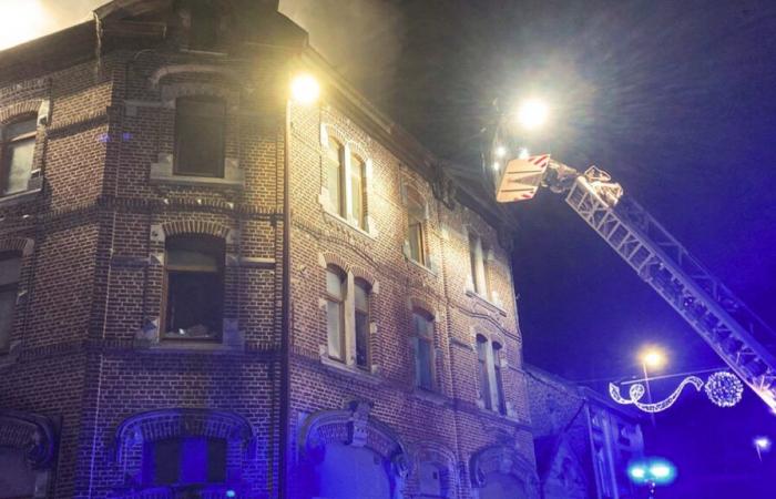 Major fire last night in Jemelle: the entire building is uninhabitable