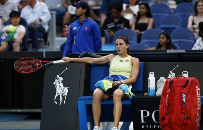 Emma Navarro dazzles Daria Kasatkina in a thrilling Australian Open match to reach the quarter-finals against Iga Swiatek.