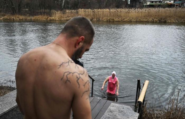 Russia: Orthodox Christians celebrate Epiphany by diving into icy waters