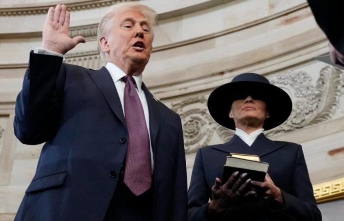 the new president did not place his hand on the Bible during his oath