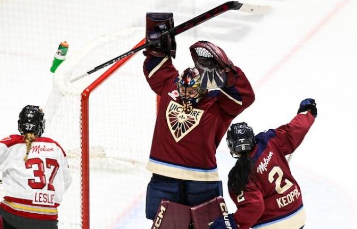 Women’s hockey celebrated in front of a packed house in Quebec