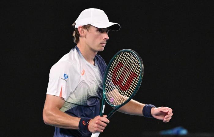 De Minaur overpowers Michelsen to reach Australian Open quarter-finals