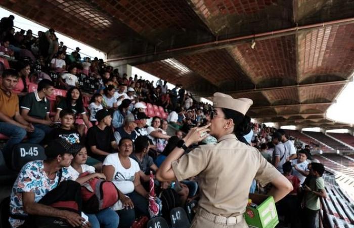 In Colombia, clashes between armed groups leave 100 dead and 11,000 displaced in the Catatumbo region