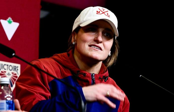 Women’s hockey celebrated in front of a packed house in Quebec