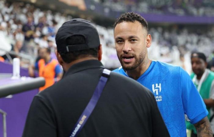 Santos coach reacts to Neymar rumor