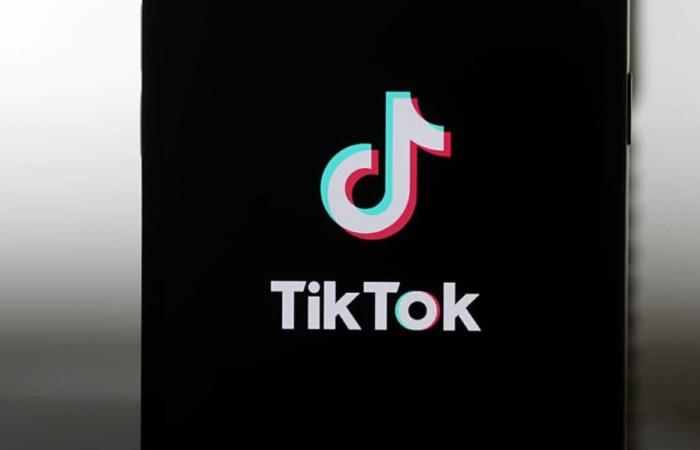 TikTok: Trump postpones enforcement of ban for 75 days