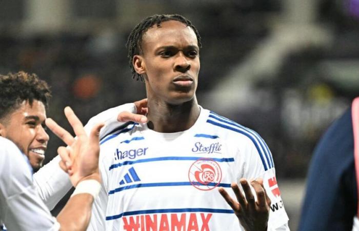 Emegha (Strasbourg) denigrates Balerdi and Marseille