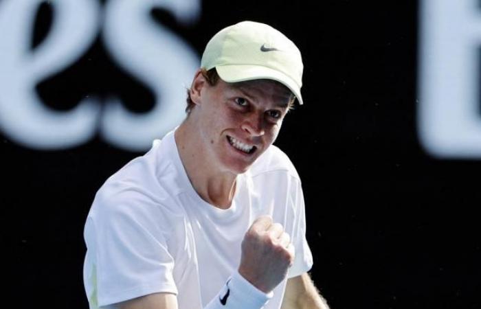 Jannik Sinner wins in pain and qualifies for the quarter-finals of the Australian Open