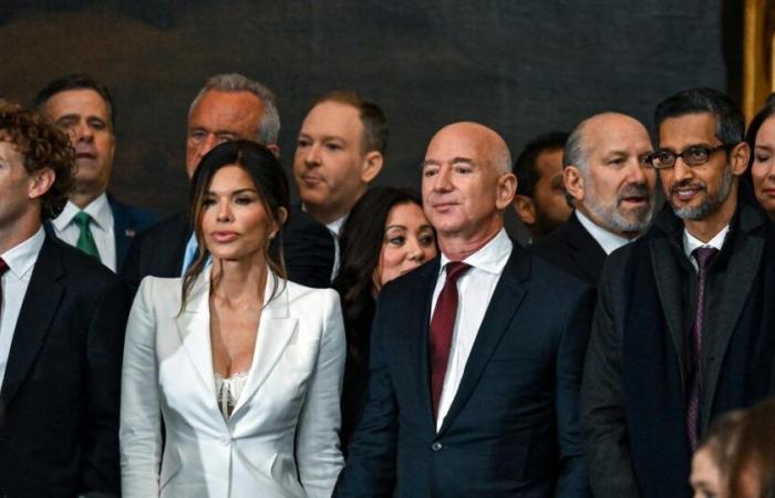 Was the all-white outfit of Lauren Sanchez, Jeff Bezos' fiancée, out of place under the Capitol?