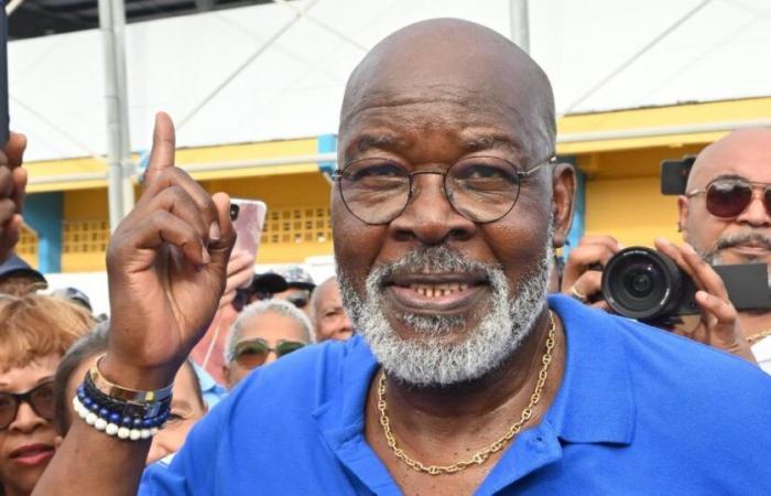 Inauguration of the Marius Trésor stadium in Sainte-Anne, large crowds in attendance