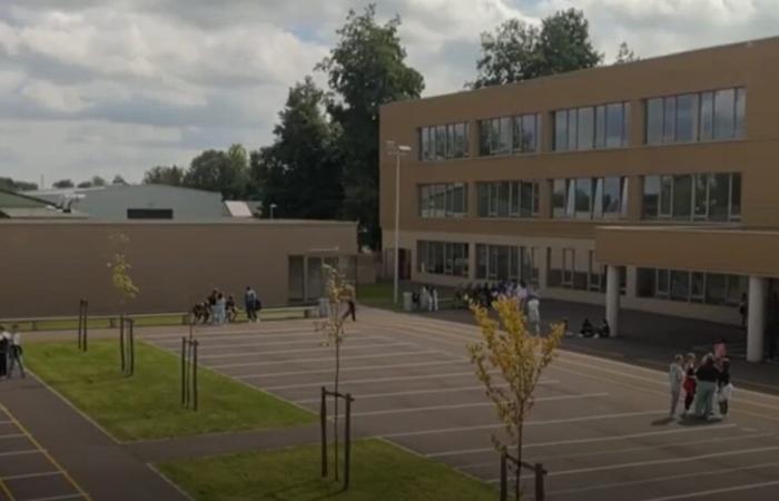 the brand new college of Bourneville-Sainte-Croix closed due to a major flood