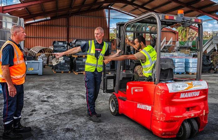 the Loir-et-Cher firefighter received cargo on the “devastated” island