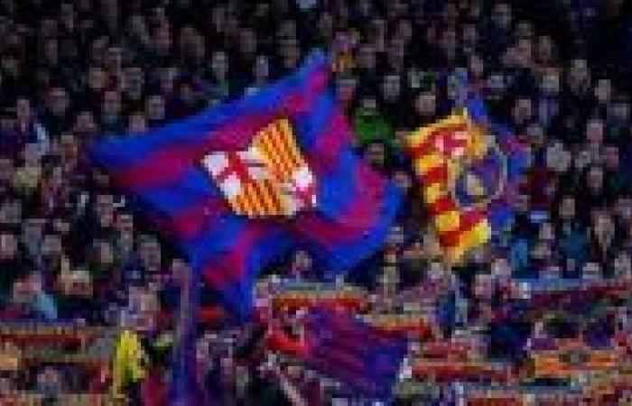 Pictures: Barcelona fans ignite the atmosphere outside Benfica stadium