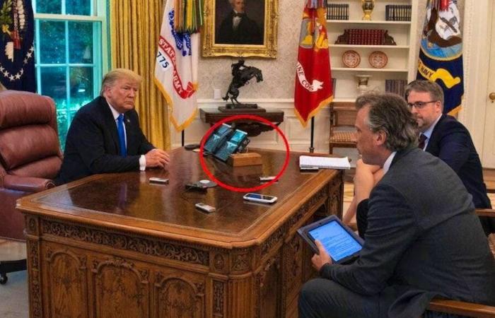 The Diet Coke button returns to Donald Trump’s desk