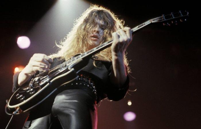 Guitarist John Sykes has died