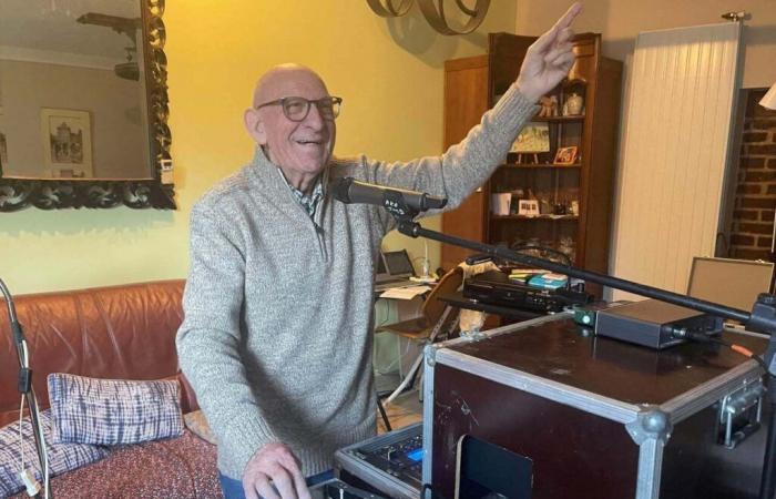 At 78 years old, the man we call “Papy Guetta” mixes in your evenings from the south of Sarthe!