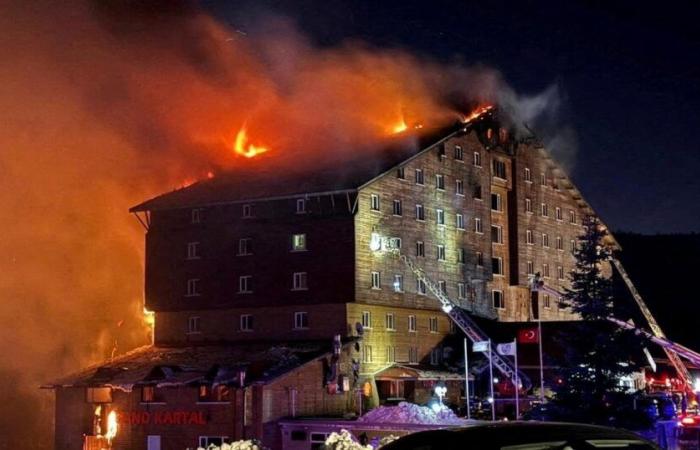 dramatic fire in a hotel, at least 66 dead