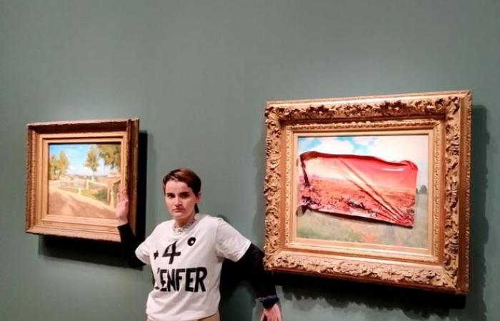 Relaxation of the environmental activist who covered a painting by Monet with a sticker at the Musée d’Orsay