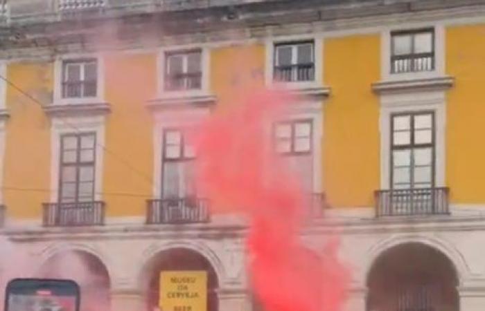 Pictures: Barcelona fans ignite the atmosphere outside Benfica stadium