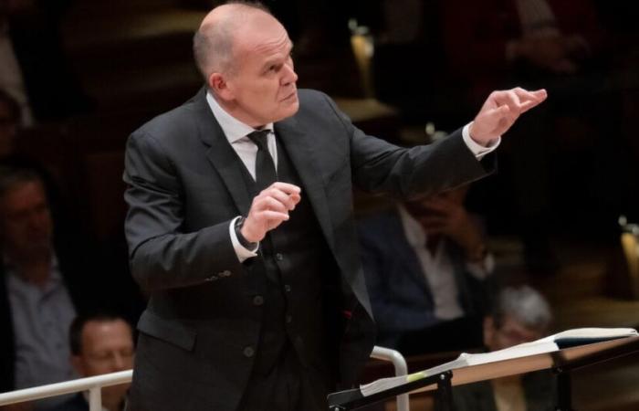 Conductor François-Xavier Roth removed from “Les Siècles” ensemble at least until June 2026