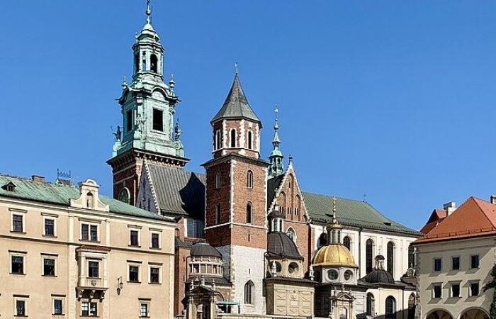 Orly and Basel-Mulhouse connected to Krakow this summer