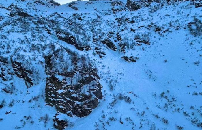 The man caught in an avalanche in Fionnay has died