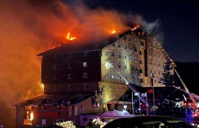 dramatic fire in a hotel, at least 76 dead