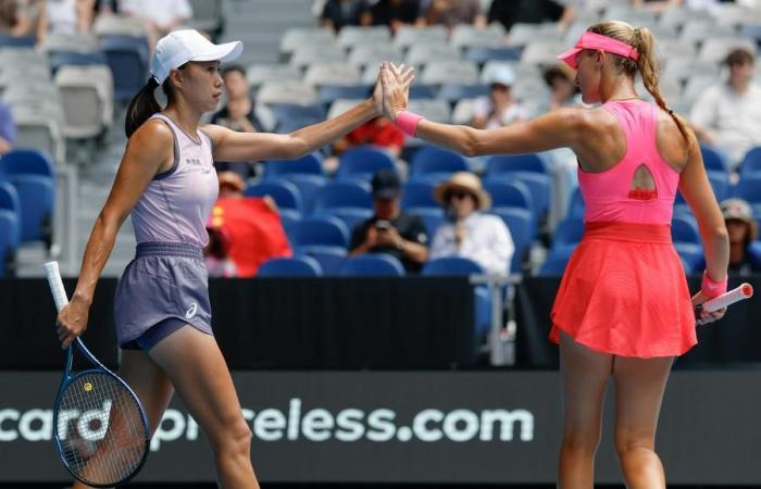 Zhang/Mladenovic recover from slow start to reach Australian Open quarterfinals-Xinhua