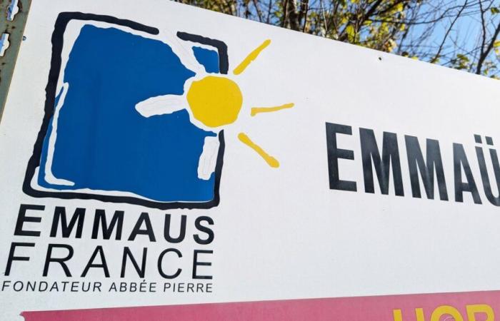 Emmaüs removes the mention of its founder from its logo