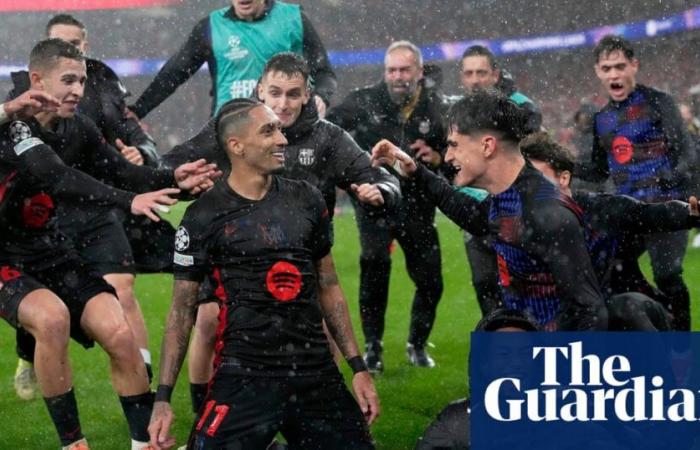 Raphinha caps late Barcelona comeback to settle nine-goal thriller with Benfica | Champions League