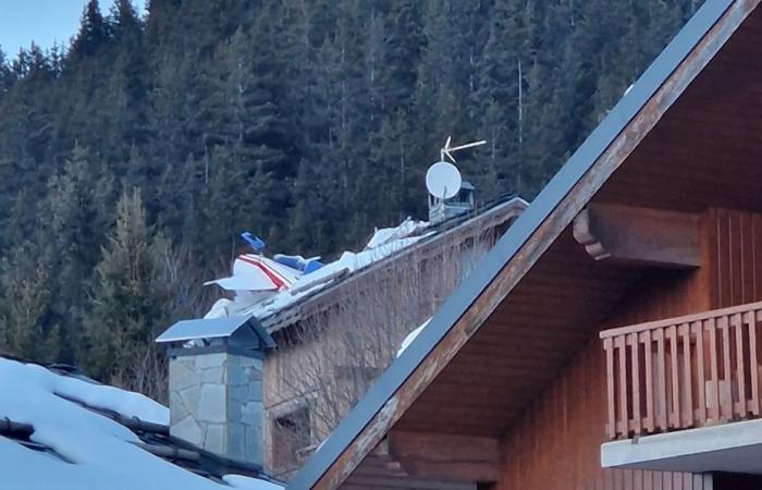 A tourist plane crashes into a chalet in Savoie, the human toll still unknown