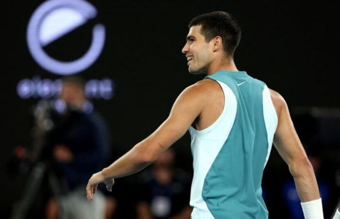 The first rally is for him and Carlos Alcaraz breaks against Novak Djokovic in the quarter-final of the Australian Open – Tennis Video