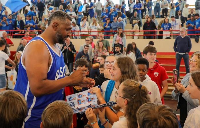 Former basketball champion Boris Diaw invests in a padel project near Bordeaux