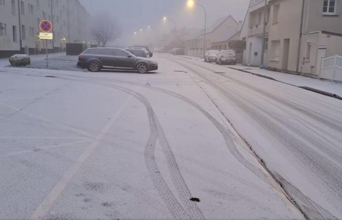 Episode of industrial snow this morning near Chartres, but we must avoid playing with it!