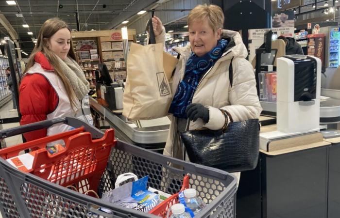 students alongside customers to do their shopping