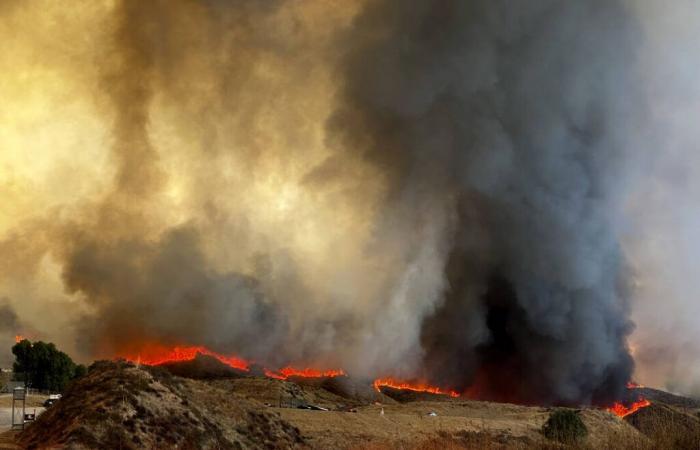 North Los Angeles hit by new fire