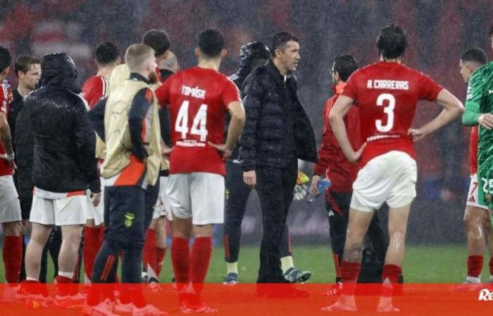 Message from Bruno Lage on the pitch: «Learn from the last moment» – Benfica